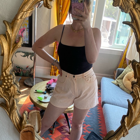 VINTAGE 90s Bill Blass Light Pink Denim Jean Shorts High Waist 4" Inseam Sz 8 - Picture 2 of 11